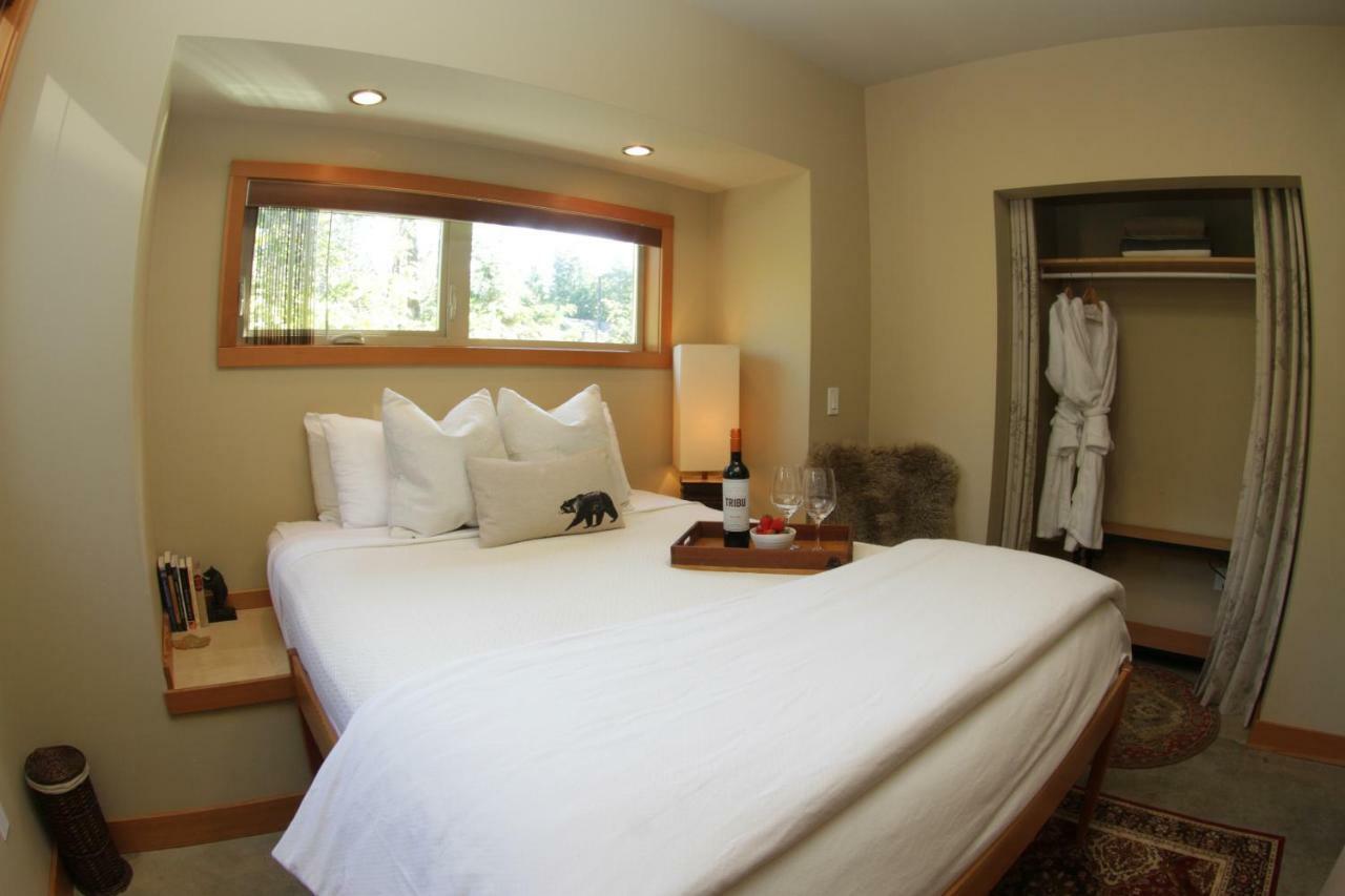 Black Bear Guesthouse Tofino Kültér fotó